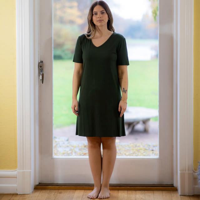 Amelia Nattlinne Kort Ärm Dark Olive