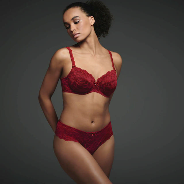 Bobette Helkupa med Bygel B-E kupa Ruby