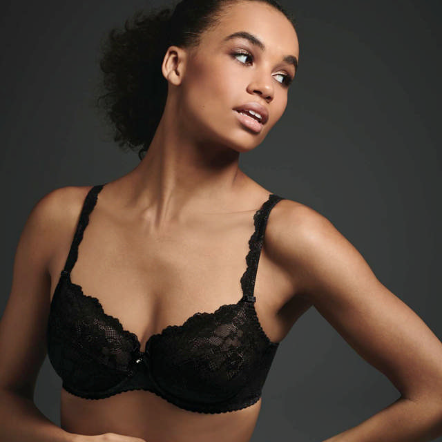 Bobette  Helkupa med Bygel B-E kupa Black