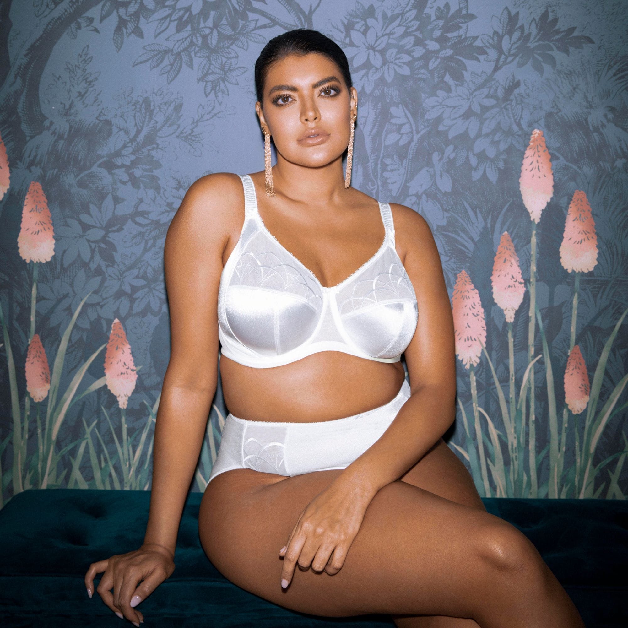 Cate Miditrosa White