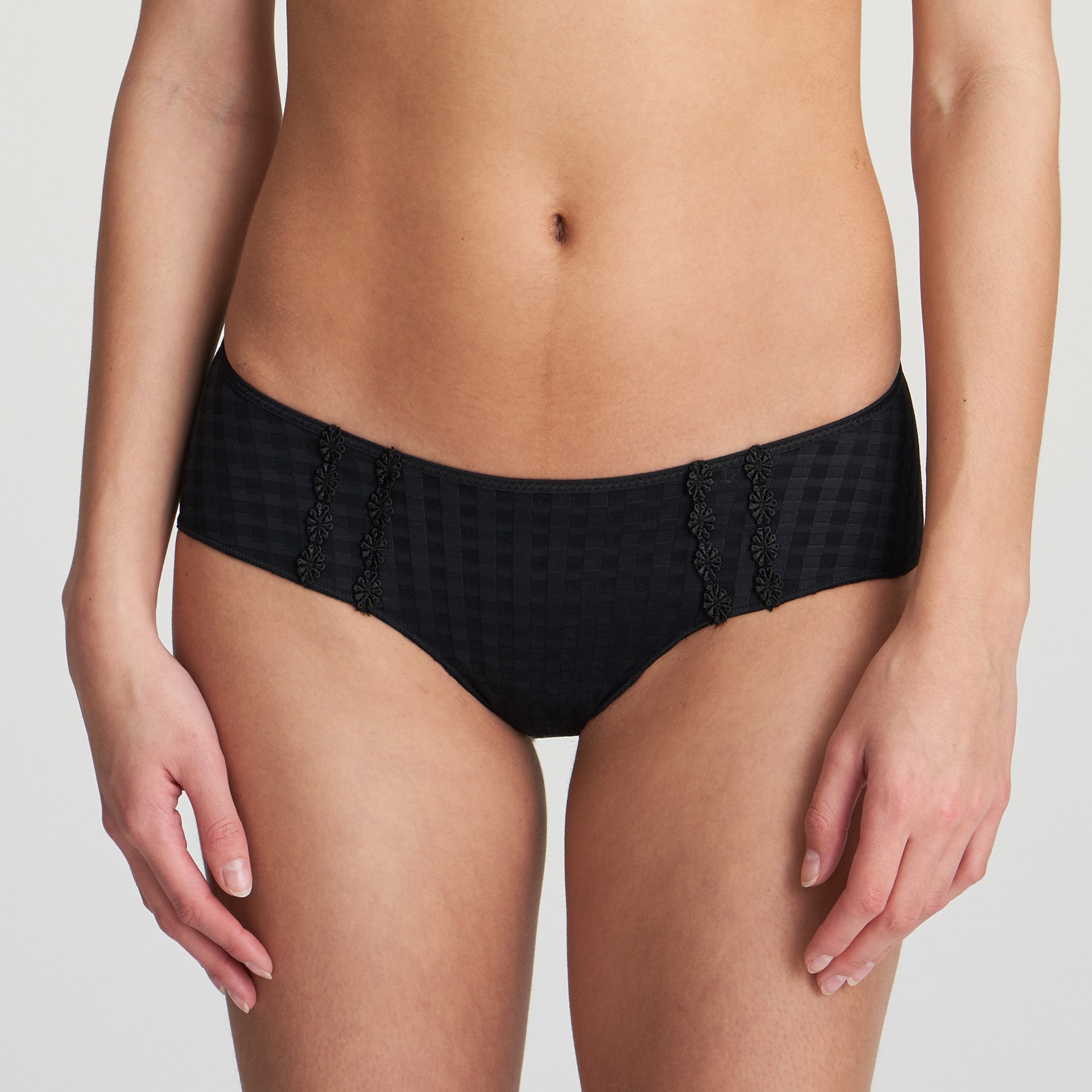 Avero Hotpants Black