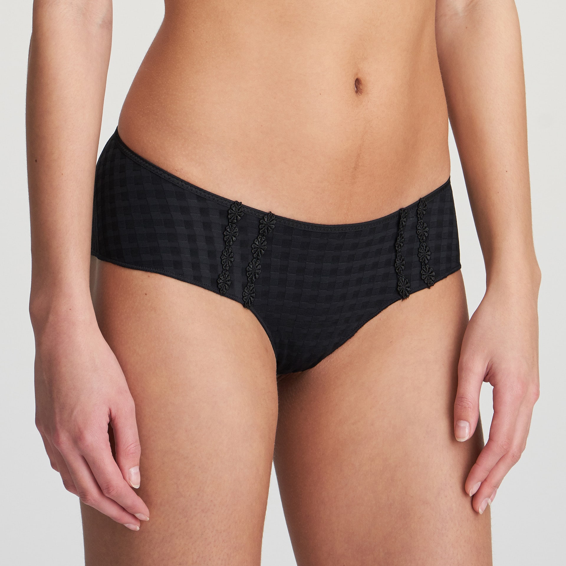 Avero Hotpants Black